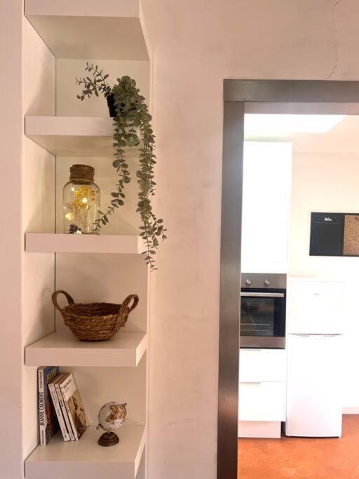 Appartement A Pied Du Centre Avec Place De Parking Arles Exterior photo
